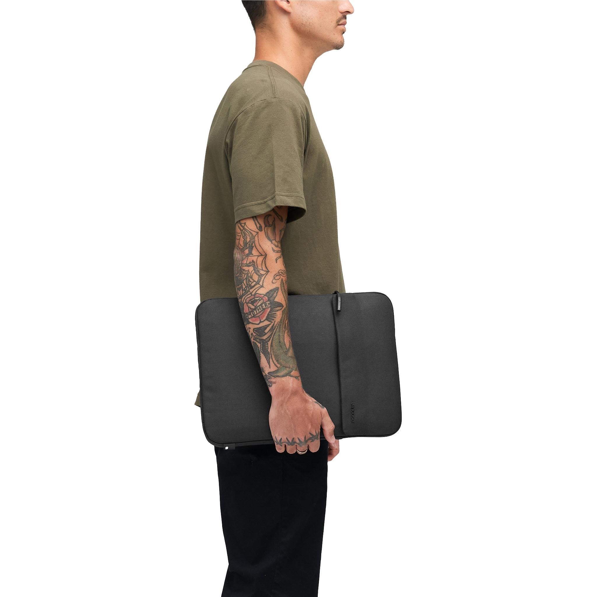 Incase Crosstown 16' Laptop Sleeve (Black)