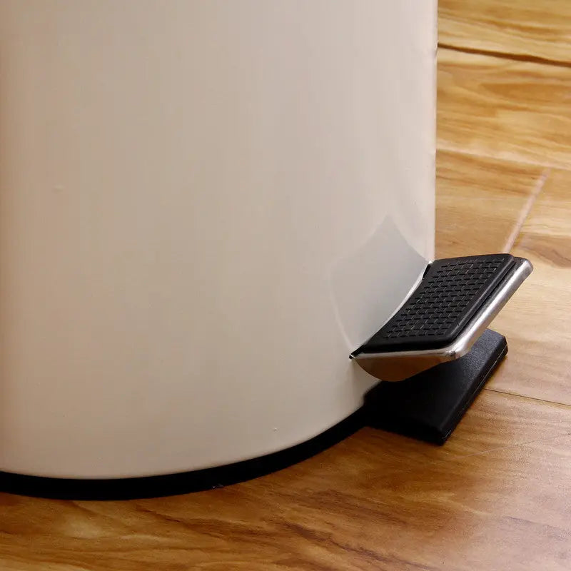 5L Round Lidded Trash Can Foot Pedal Garbage Bin for Kitchen Bathroom Hotel-White Wholesale Hub