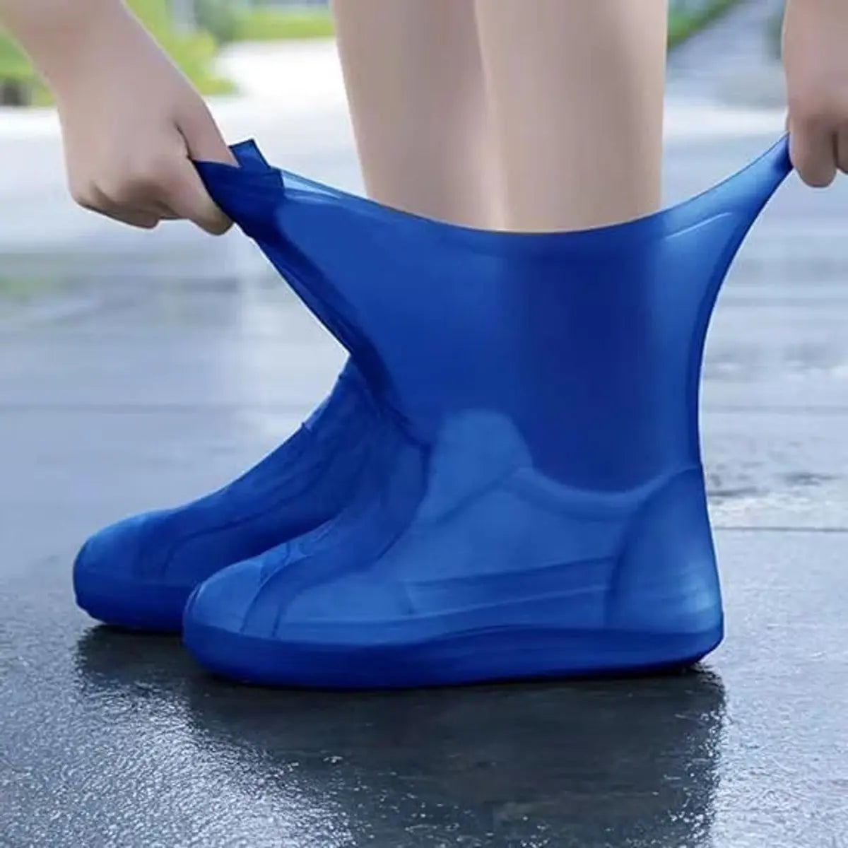 Overshoes - 1 Pair - Waterproof Silicone Overshoes - Reusable, Non-slip, Suitable for Outdoor Activities (Blue - Size M) Wholesale Hub