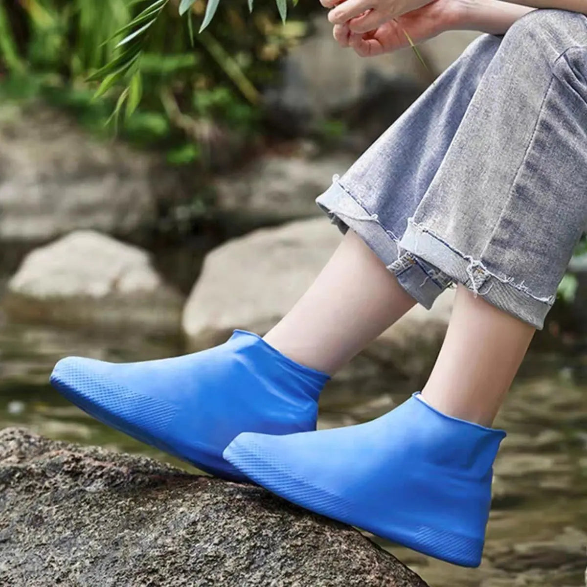 Overshoes - 1 Pair - Waterproof Silicone Overshoes - Reusable, Non-slip, Suitable for Outdoor Activities (Blue - Size M) Wholesale Hub