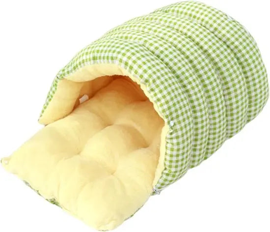 Cat house - Cat basket - Plush and warm - Removable and washable - Closed cat bed for winter - Suitable for indoor and outdoor use in winter, camping, traveling, in the bedroom, living room and apartment - Green and white checkered Wholesale Hub