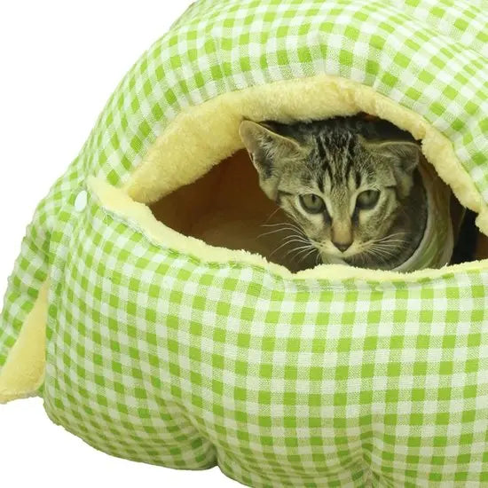 Cat house - Cat basket - Plush and warm - Removable and washable - Closed cat bed for winter - Suitable for indoor and outdoor use in winter, camping, traveling, in the bedroom, living room and apartment - Green and white checkered Wholesale Hub