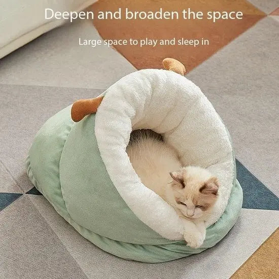 Cat Bed - Comfortable Slipper-Shaped Cat Bed - Semi-Closed Pet Den - Suitable for Indoor Cats and Small Dogs - Warm Plush Cat and Dog Bed - Non-Slip Bottom - 50*35*30 cm - Vegetable Wholesale Hub