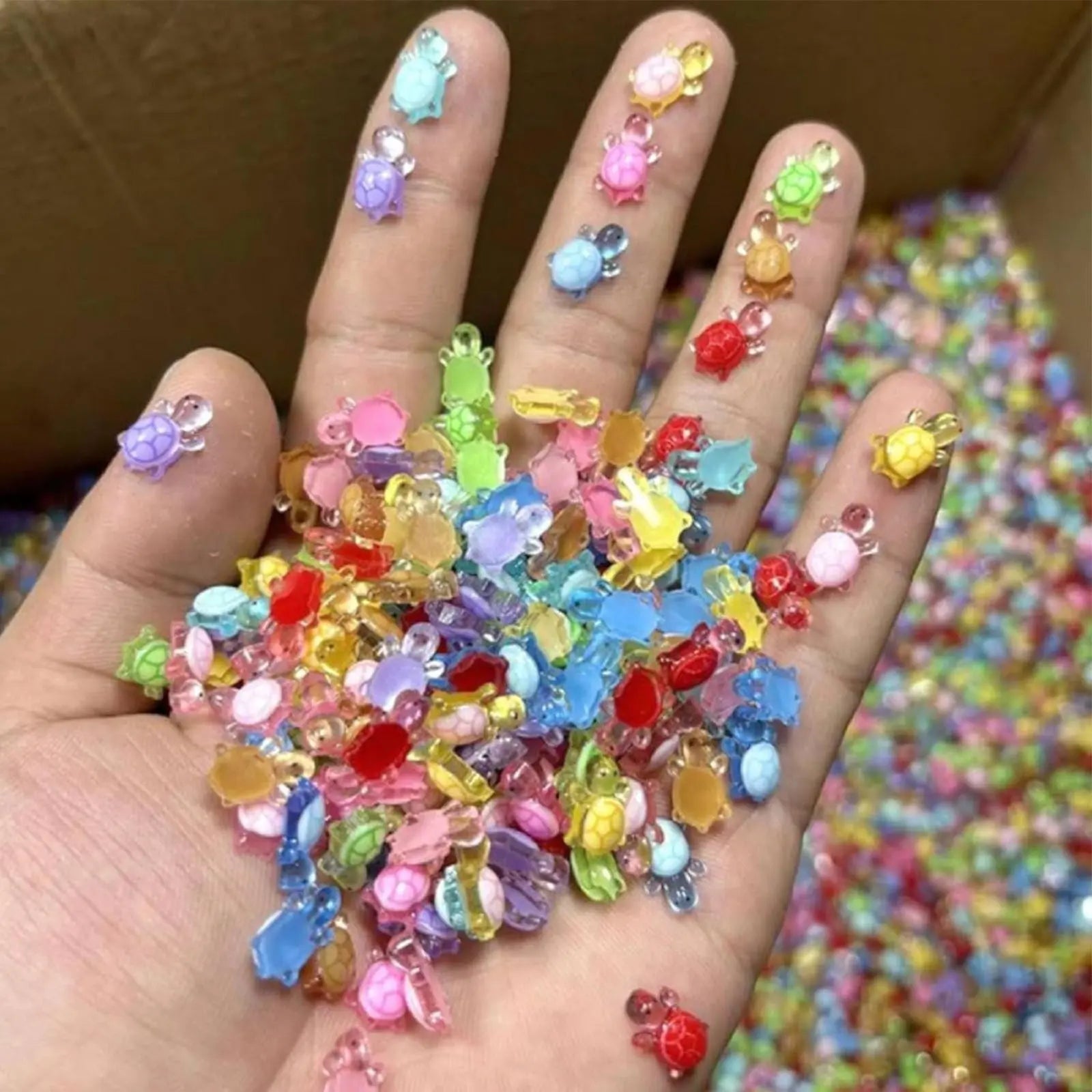 100 PCS Cute Tiny Turtles for Crafts - Mini Turtle Figurines Glow in The Dark Miniatures Resin Turtles Cute for Fairy Garden Moss Landscape Party Decoration Hidden Game Nail Art DIY Projects Wholesale Hub