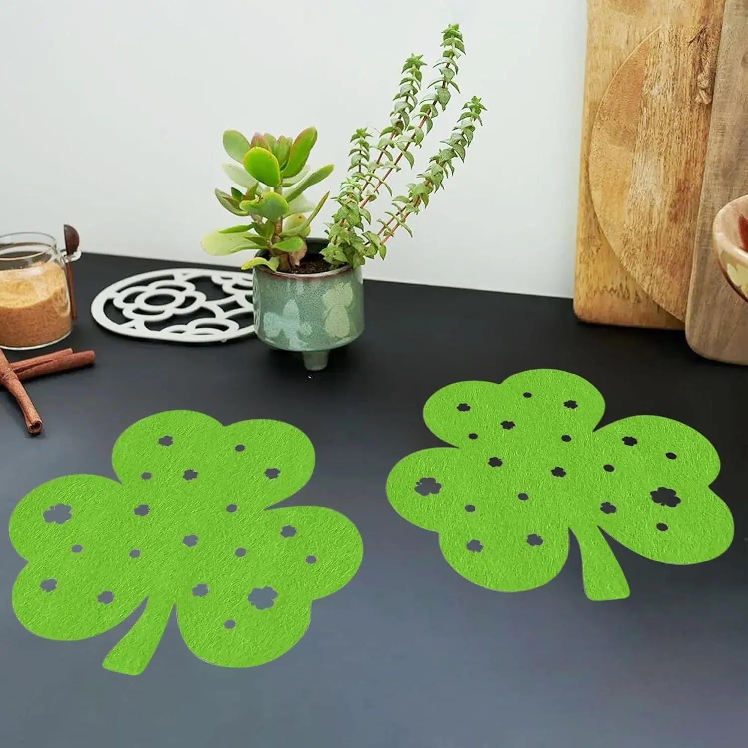 St Patricks Day Placemats Set of 4, Felt Green Shamrock Place Mats, Lucky Clover Table Mats for St Patrick's Day Irish Holiday Party Kitchen Dining Outdoor Indoor Decoration (Light Green) Wholesale Hub