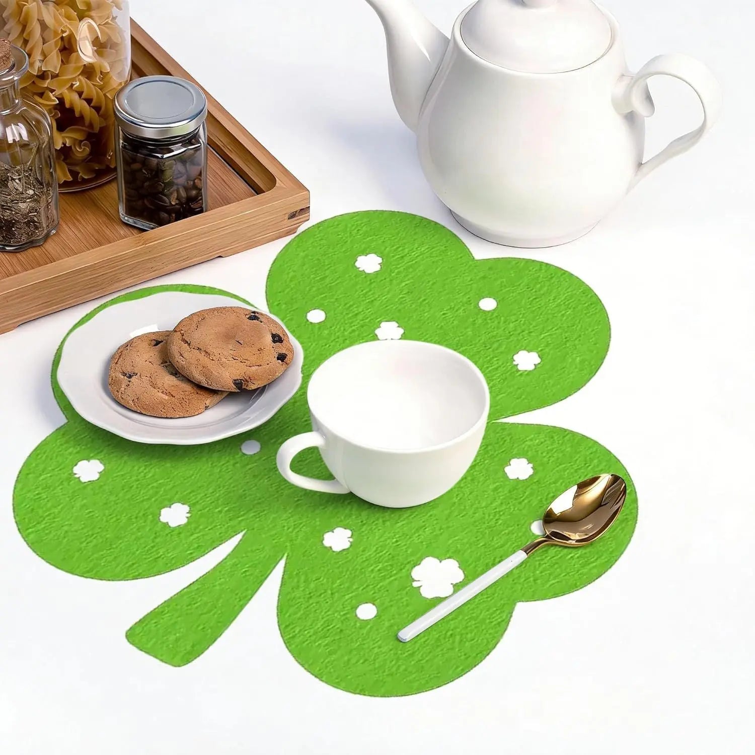 St Patricks Day Placemats Set of 4, Felt Green Shamrock Place Mats, Lucky Clover Table Mats for St Patrick's Day Irish Holiday Party Kitchen Dining Outdoor Indoor Decoration (Light Green) Wholesale Hub