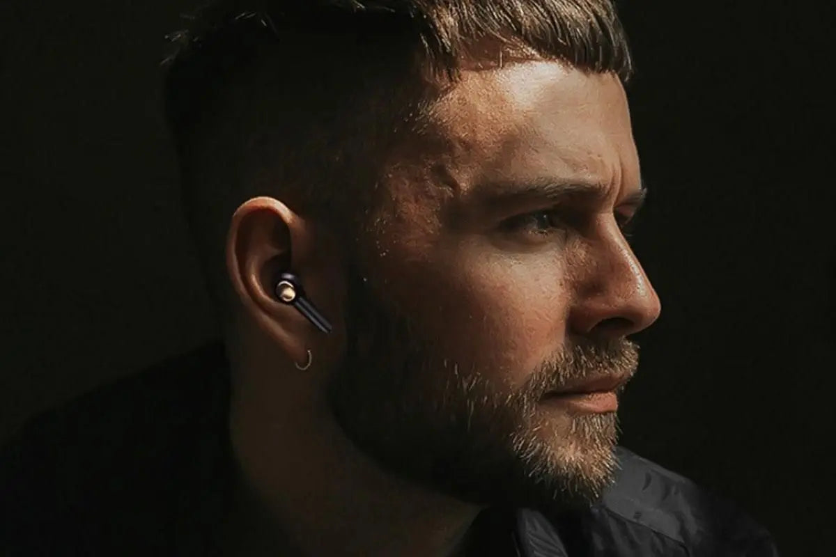 Wireless Earbuds Bluetooth Headphones Wireless Charging Case LED Display Over Ear Buds Mini Wireless Earbuds for Sports Workout Wholesale Hub