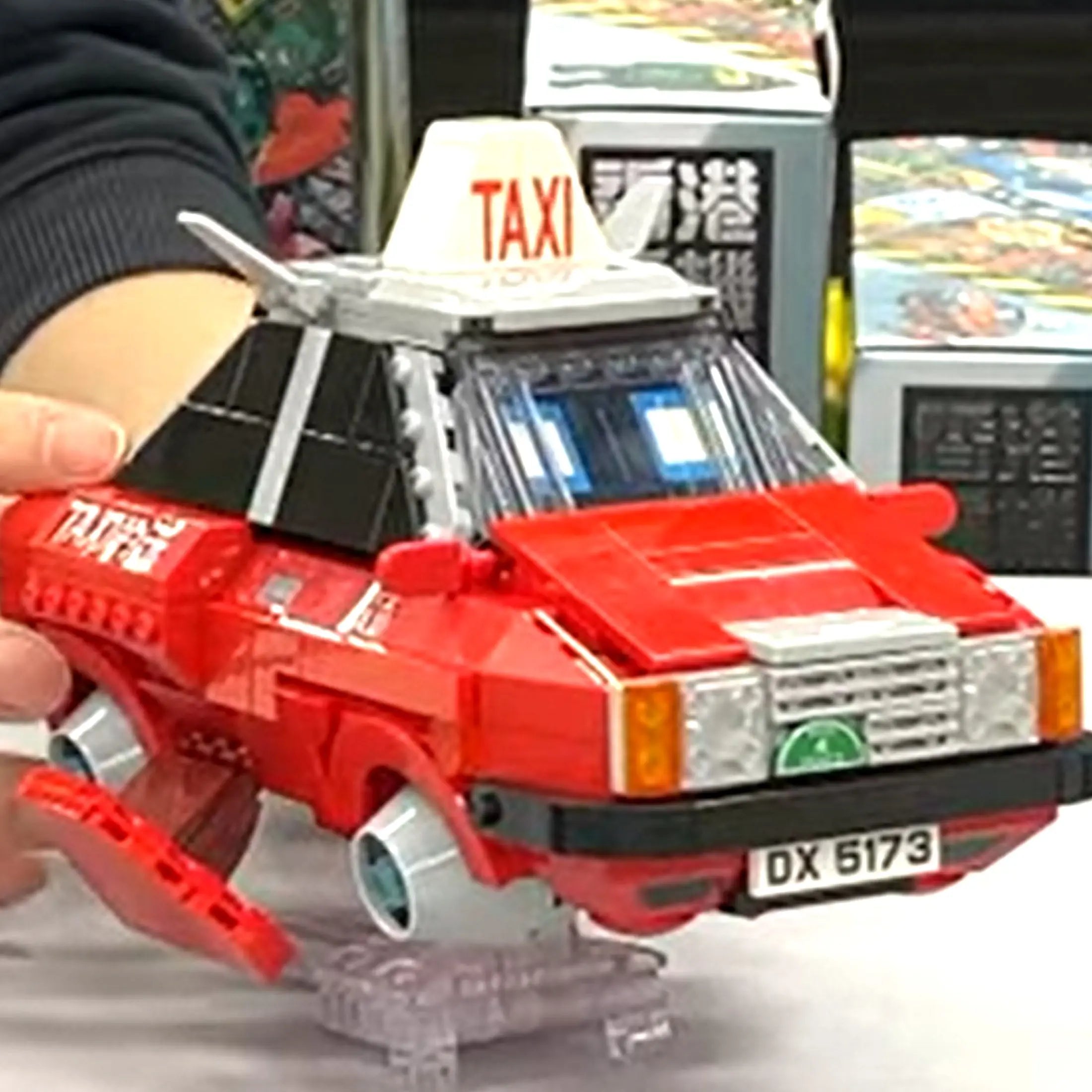 Kalos Hong Kong Machines Robot Red Taxi Building Block Set 586pcs 14+ Wholesale Hub