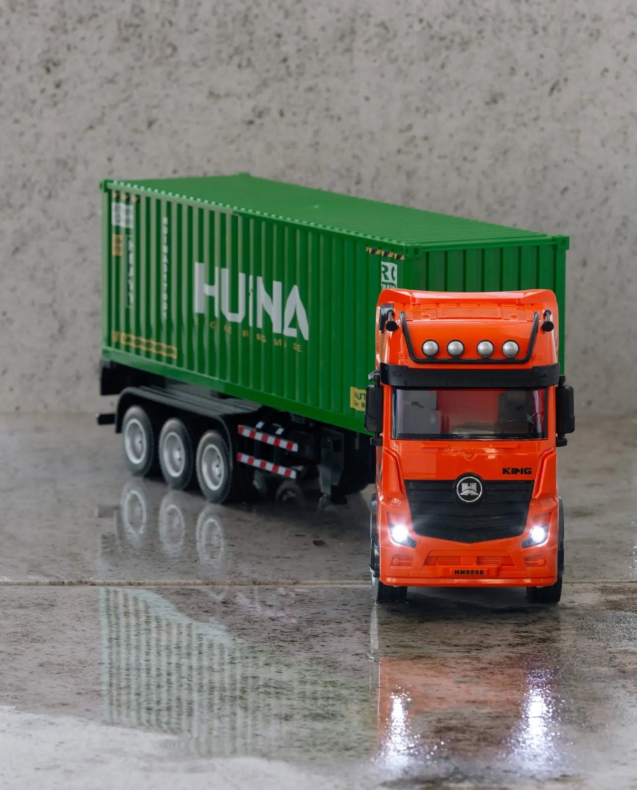 1:18 Scale 9-Channel Alloy Remote Control Container Truck with Lights & Sound for Indoor Play Wholesale Hub