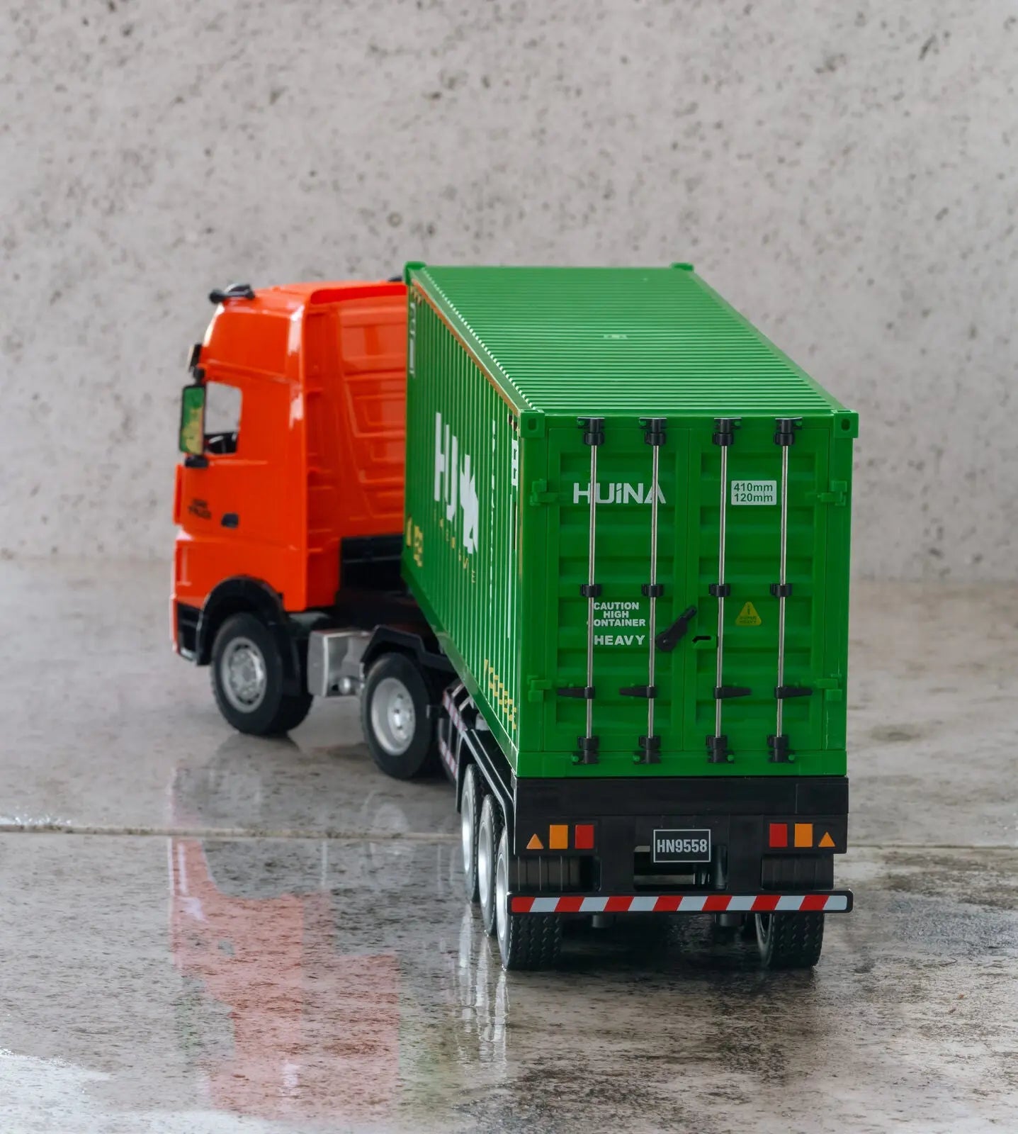 1:18 Scale 9-Channel Alloy Remote Control Container Truck with Lights & Sound for Indoor Play Wholesale Hub