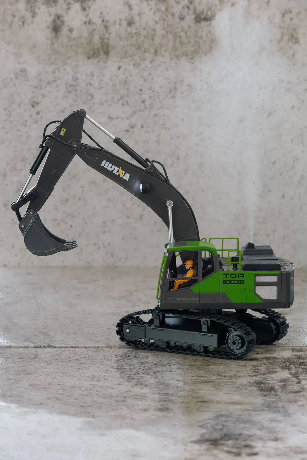 1:18 Scale 13-Channel Alloy Remote Control Excavator Construction Vehicle with Lights, Sound and Steam Wholesale Hub