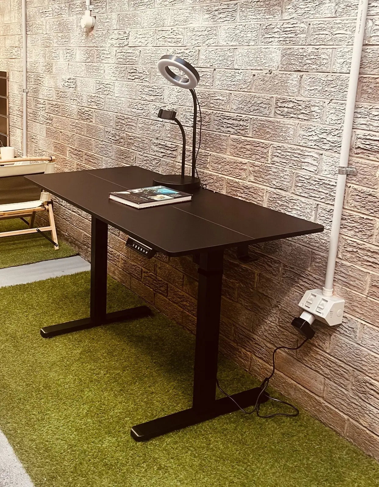 140 x 70cm Electric Standing Desk Height Adjustable Motorised Electric Sit Stand in Black Wholesale Hub