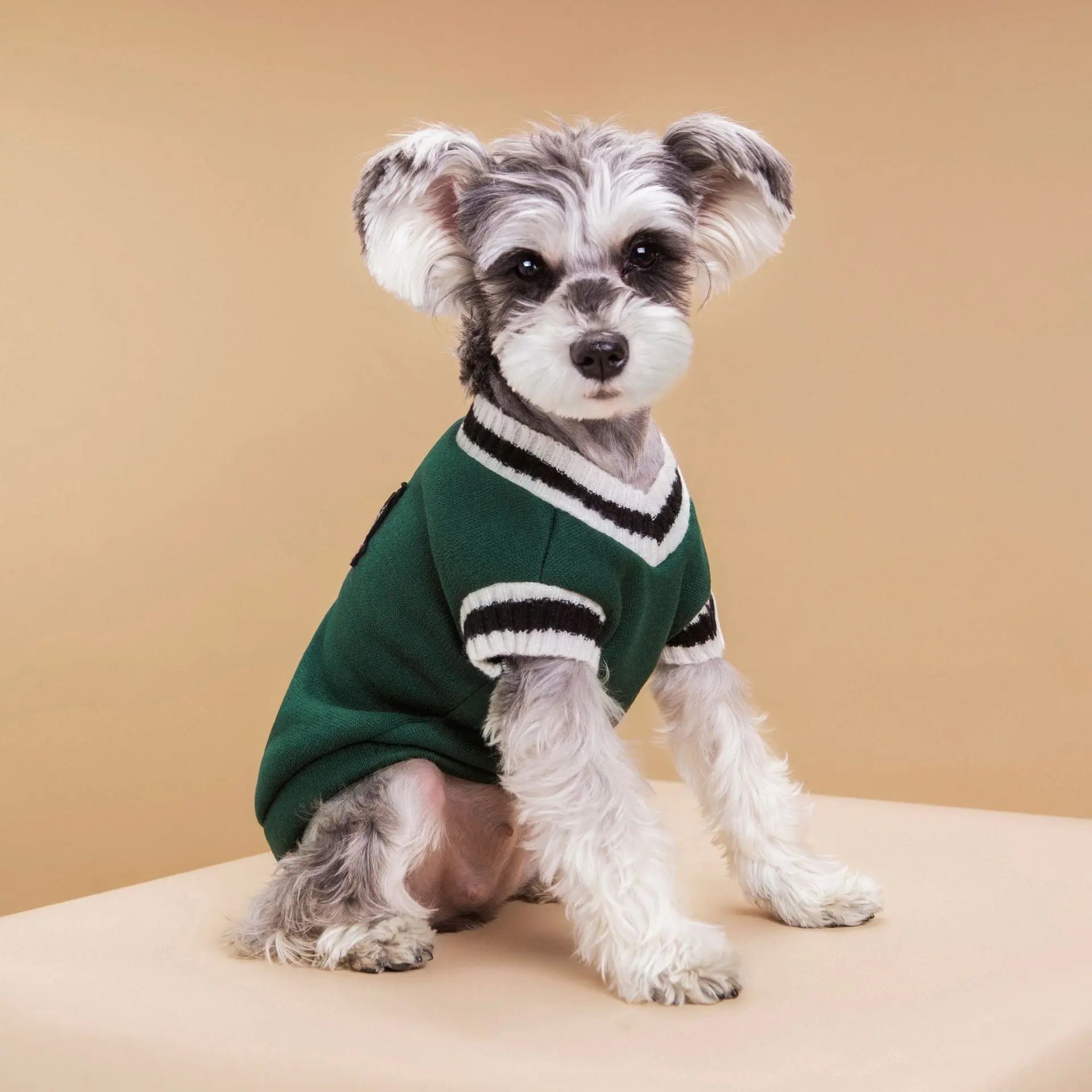 4-Pack M Size Preppy Style V-Neck Knitted Cotton Pet Sweater - Hair-Resistant & Breathable, Classic Fleece-Lined Pullover for Cats and Dogs(Green + Red + Khaki + Grey) Wholesale Hub