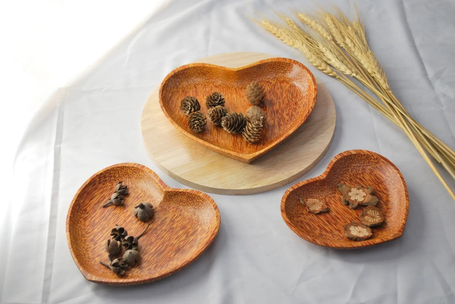 Set of 3 Coconut Wood Heart Shape Plates Natural Wholesale Hub