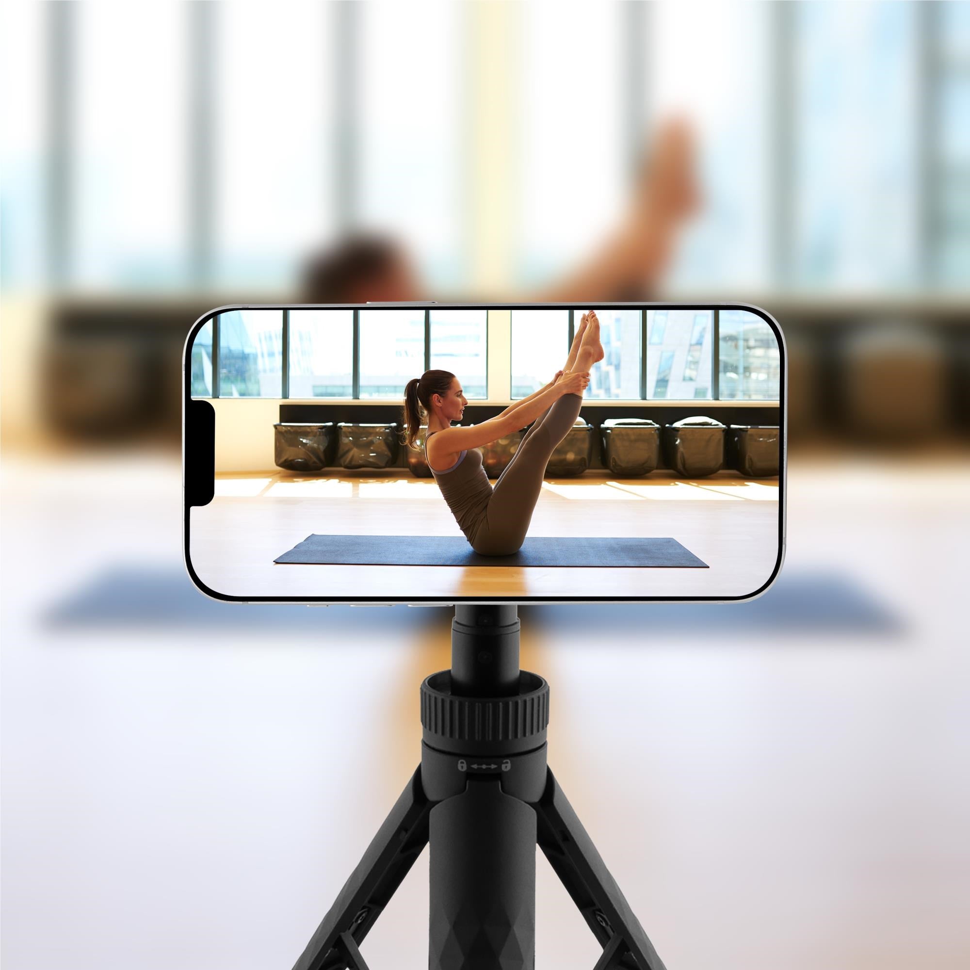Influencer Extendable Desktop MagSafe Tripod