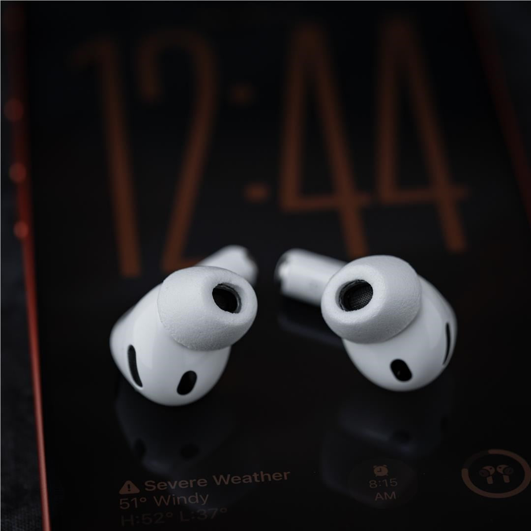 Comply TRUEGRIP Max Headphone Ear Tips for AirPods Pro 3 (White) [Large]