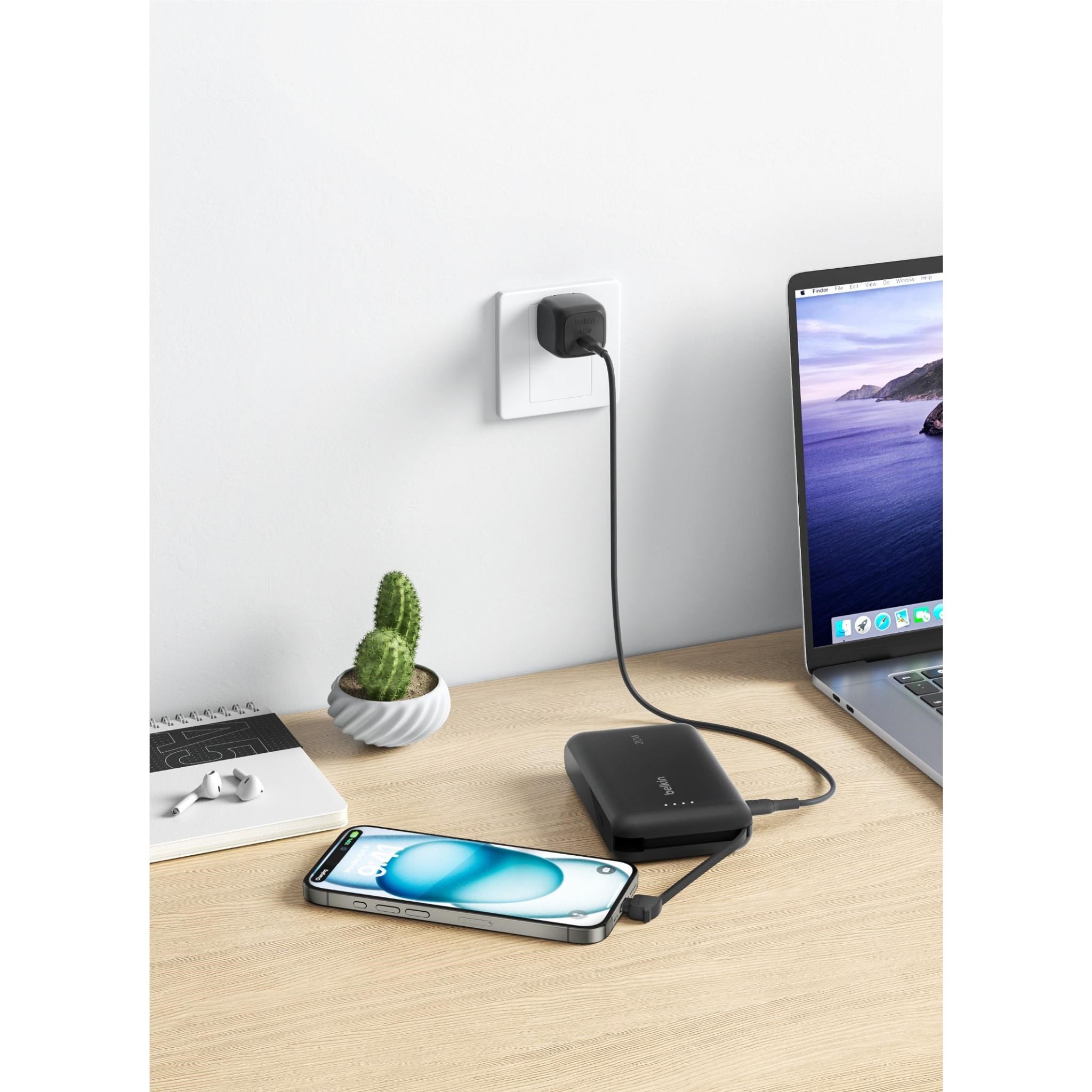 Belkin BoostCharge 10K Power Bank with integrated Cable (Black)