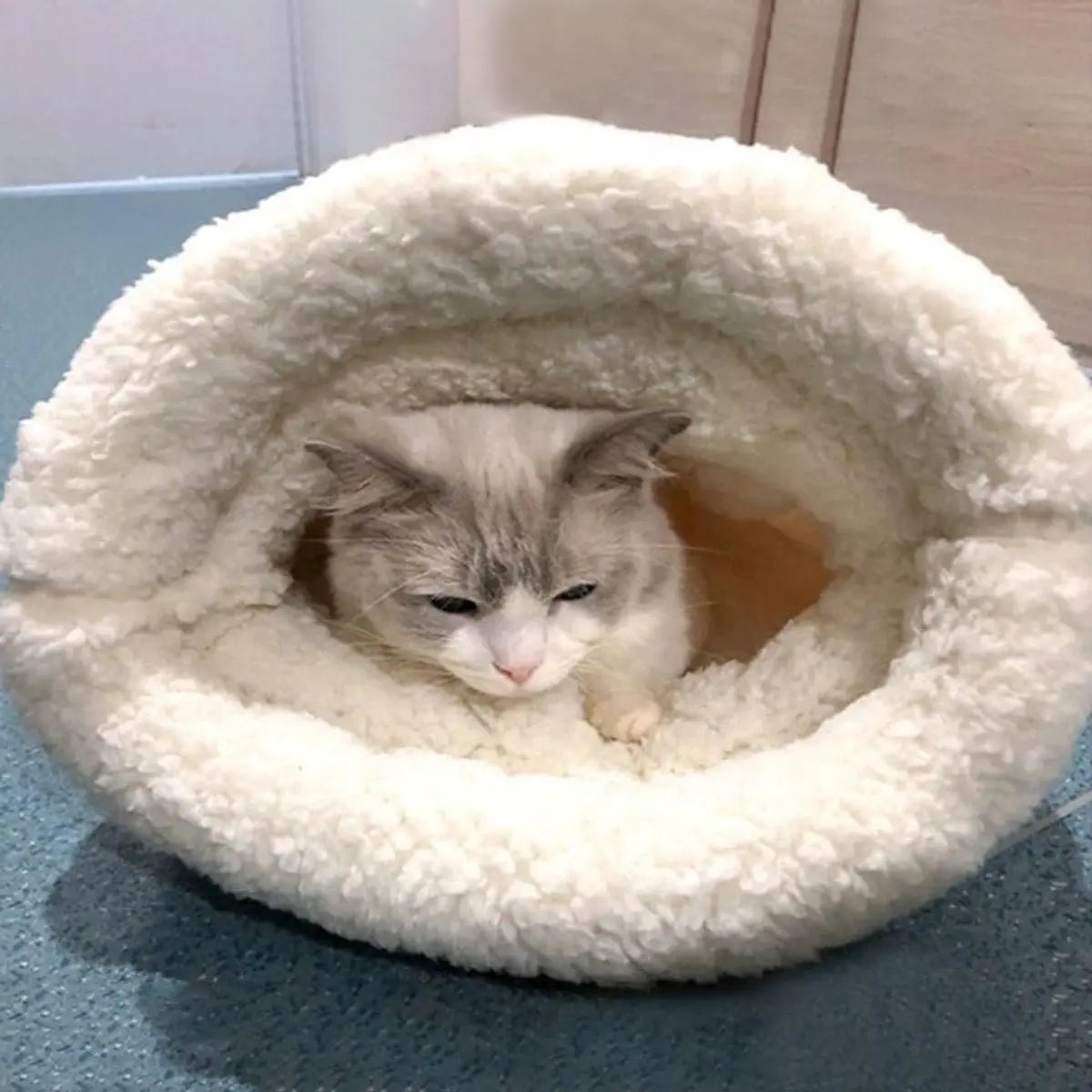 Cat Bed - Pet Sleeping Bag - Warm Pet Bed - Winter Cat House - Suitable for Indoor Use - Comfortable and Sheltered - Give Your Pet a Warm Hideaway (Pink, One Size) Wholesale Hub