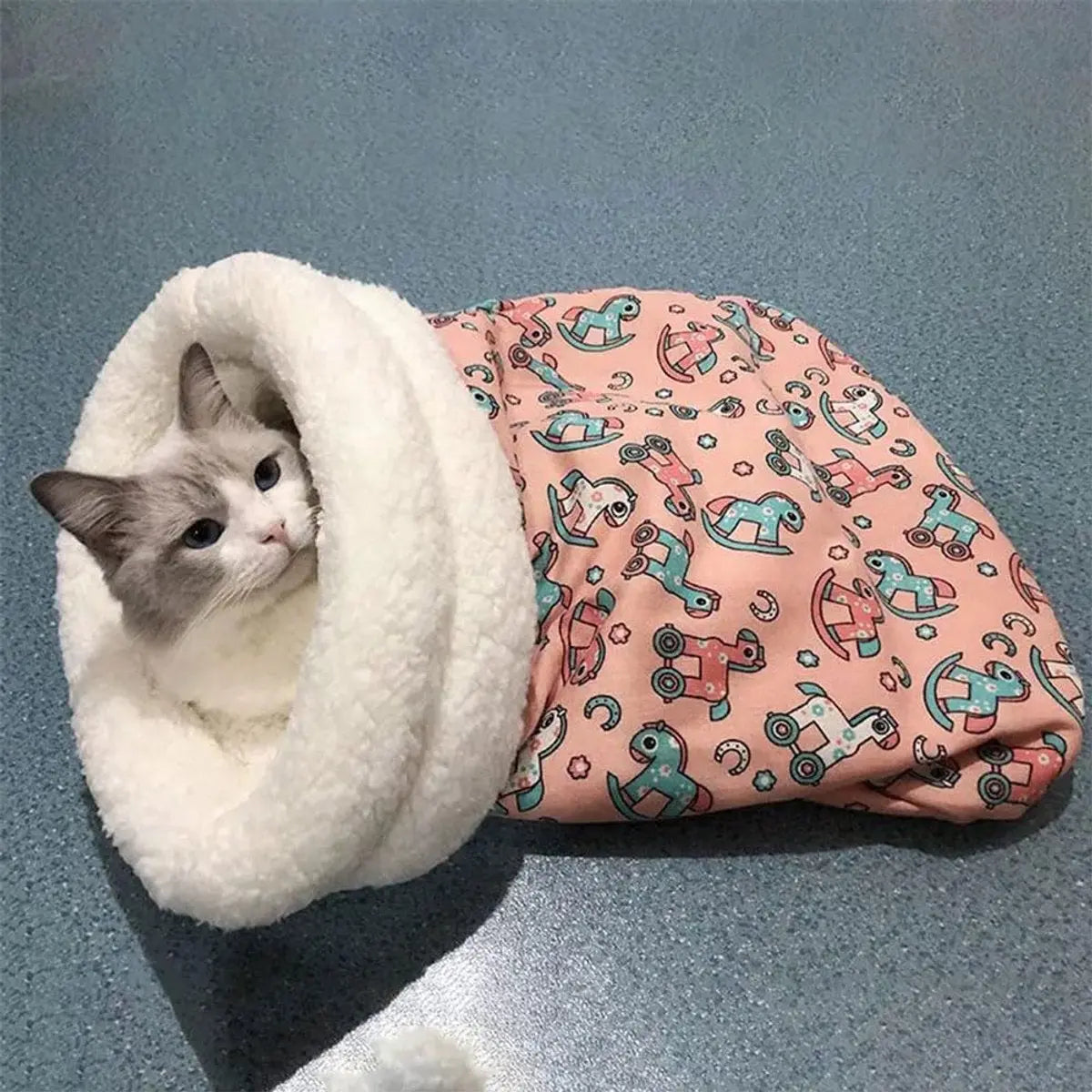 Cat Bed - Pet Sleeping Bag - Warm Pet Bed - Winter Cat House - Suitable for Indoor Use - Comfortable and Sheltered - Give Your Pet a Warm Hideaway (Pink, One Size) Wholesale Hub