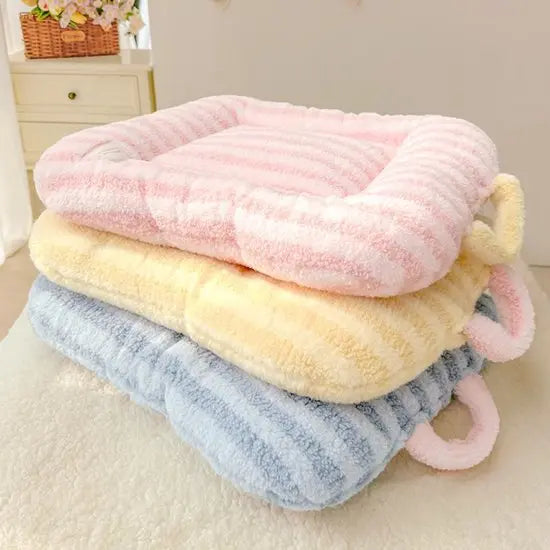 Cat Bed - Pet Mat - Soft and Warm Sleeping Mat for Cats and Small Pets, Comfortable and Cozy - Suitable for All Pets (Yellow,S:40 * 50cm) Wholesale Hub