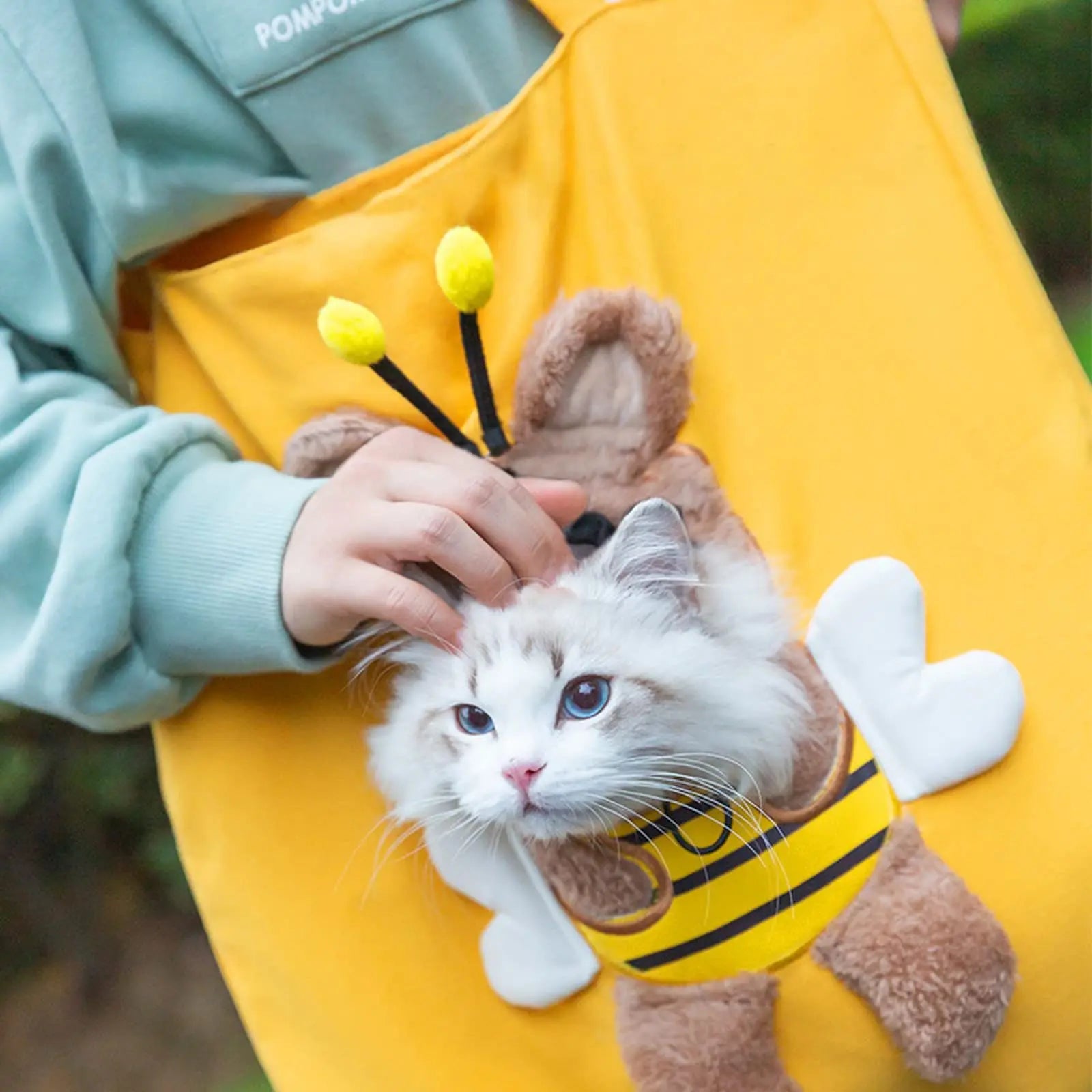 Bee-Shaped Show Head Pet Canvas Shaped Shoulder Bag，Pet Out Bag, Outcrop, Pet Out Shoulder Bag. (Bee-Large) Wholesale Hub