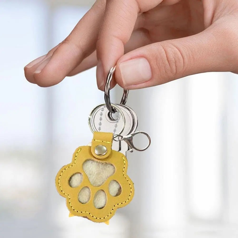 Pet Hair Keepsake Box for Dog, Pets Hair Storage Pouch Fur Memorial Keyring for Pet Commemorative,Dog Cat Paw Shape Leather Keychain Pendant Wholesale Hub