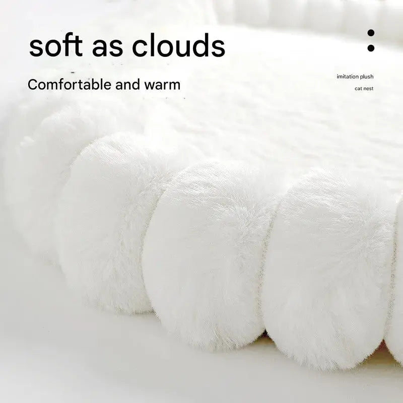 White Plush Cat Window Hammock with Strong Suction Cups, Faux Rabbit Fur Pet Bed for Cats and Small Dogs, Space-Saving Foldable Hanging Cat Perch for Sunbathing and Relaxation Wholesale Hub